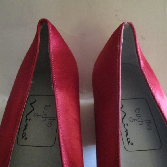 NINA Vintage Red Satin Beaded Square Toe Pumps - Picture 4 of 7